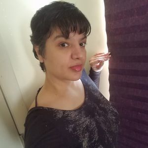 Meet your Posher, Yanet